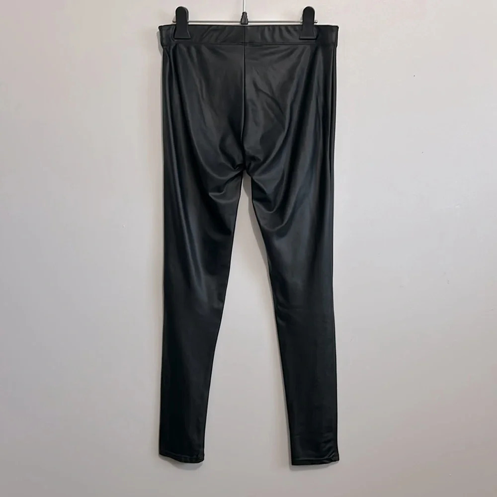 Dynamite Women’s faux leather leggings in Black size S - Picture 3 of 5